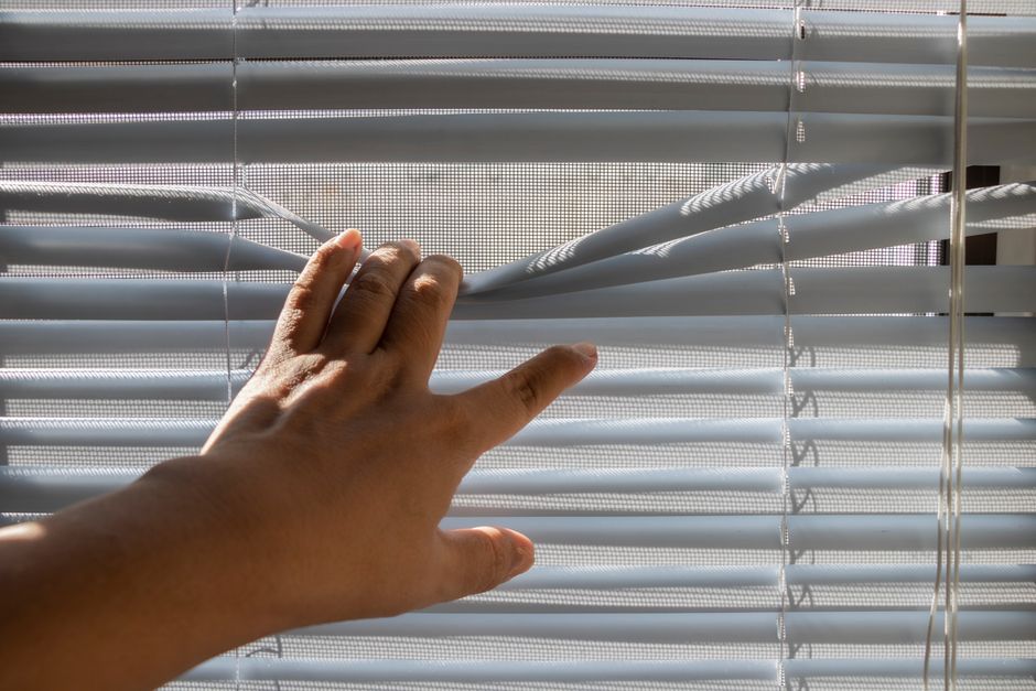Integrating Smart Blinds with Lighting to Maximize Natural Light