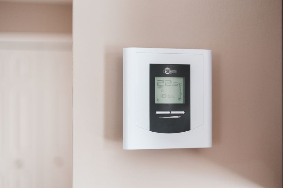 The Hidden Costs of Dumb Thermostats in Large Homes